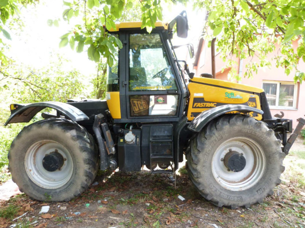 traktor-jcb-fastrac-213-4ws-big-0