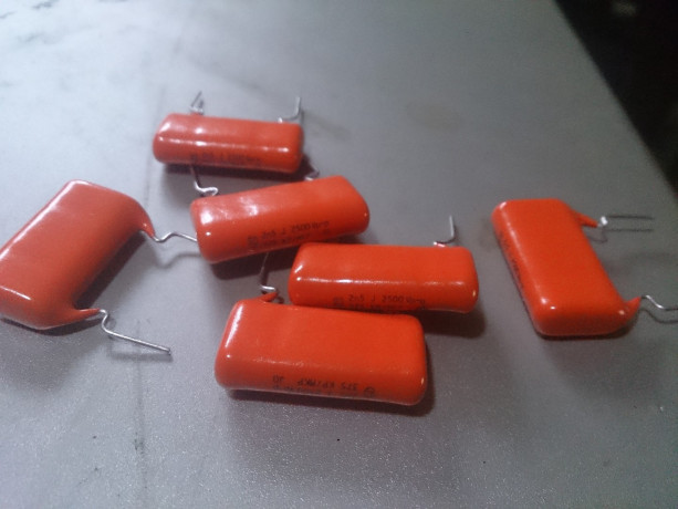 mkt-philips-orange-drop-kondenzatori-big-4