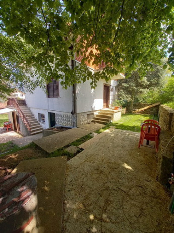 avala-kragujevacki-put-200-m2-uknjizena-130000-e-big-1