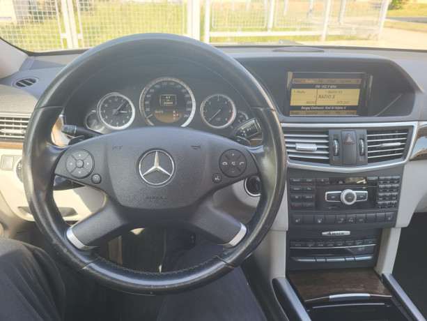 mercedes-benz-e-250-2011-godiste-big-4