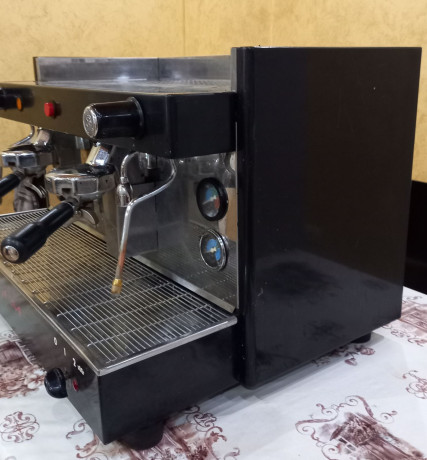 kafe-aparat-na-prodaju-big-2