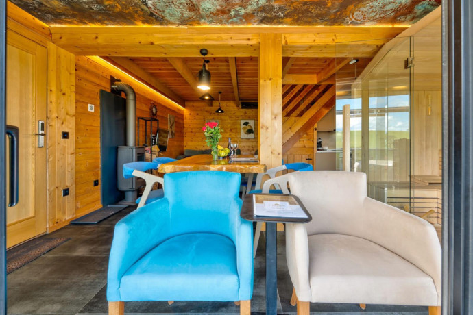 prodajem-kucuposao-na-zlatiboru-30-lux-90m2-big-3