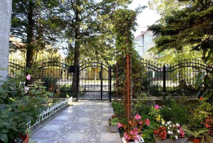 na-prodaju-porodicna-kuca-u-vrbasu-cvrsta-gradnja-sa-dusom-big-0