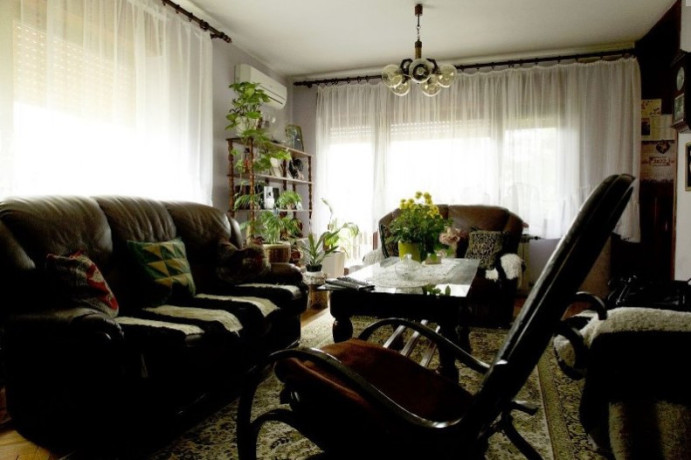 na-prodaju-porodicna-kuca-u-vrbasu-cvrsta-gradnja-sa-dusom-big-3