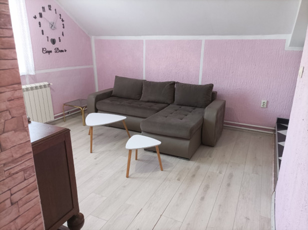 namesten-stan-u-kuci-50m2-na-prvom-spratu-zaseban-ulaz-big-0