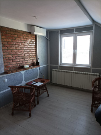 prazan-stan-u-kuci-50m2-zaseban-ulaz-big-0