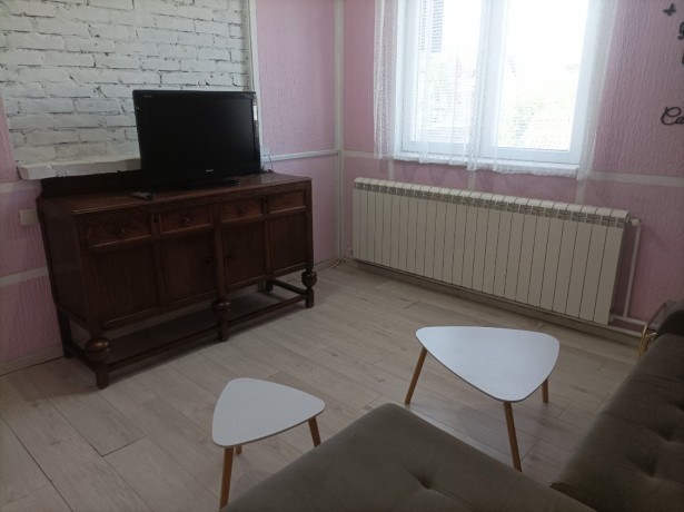 namesten-stan-u-kuci-50m2-na-prvom-spratu-zaseban-ulaz-big-1