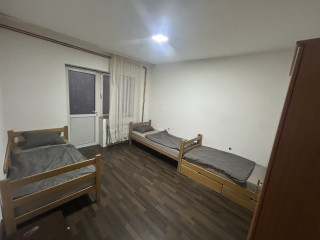 Izdajem smestaj za radnike Dobanovci-Surcin.,