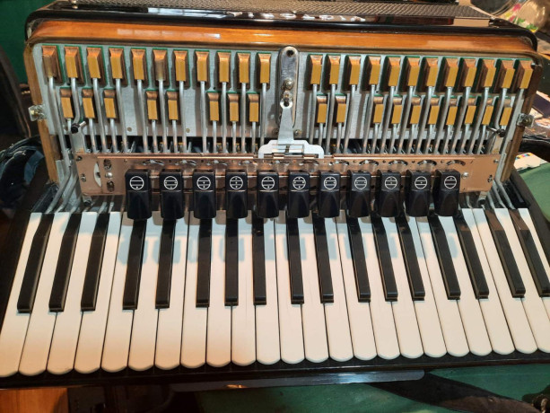 harmonika-victoria-u-vrhunskom-stanju-big-2