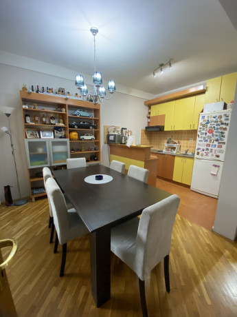 izdaje-se-stan-prvomajska-zemun-600-e-na-i-spratu-big-1