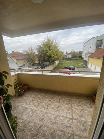 izdaje-se-stan-prvomajska-zemun-600-e-na-i-spratu-big-4