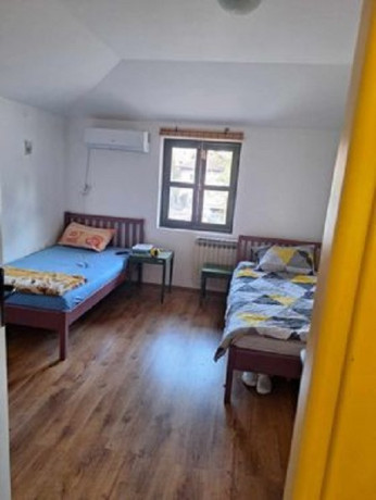 zemun-izdajem-jednokrevetne-i-dvokrevetne-sobe-big-1