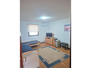 Zemun, izdajem nameštenu garsonjeru 28m2