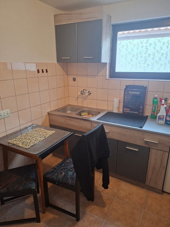zemun-izdajem-namestenu-garsonjeru-28m2-big-2