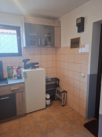 zemun-izdajem-namestenu-garsonjeru-28m2-big-3