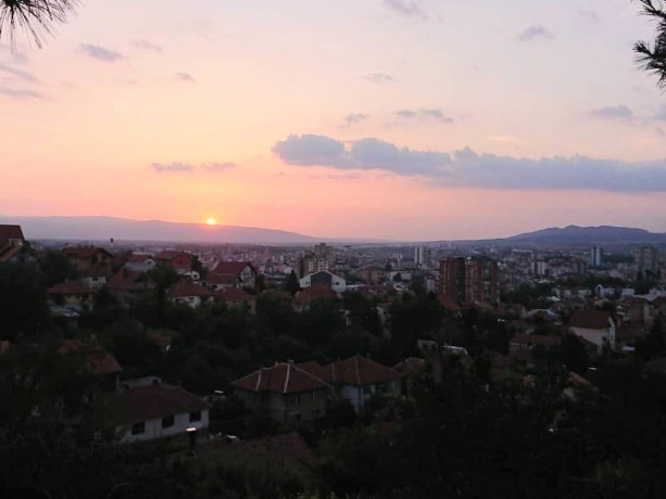prodaje-se-gg-zemljiste-na-manje-od-deset-minuta-od-centra-nisa-big-0