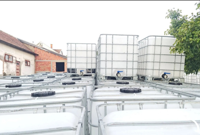 prodajem-plasticne-ibc-cisterne-kontejneri-od-1000l-big-0